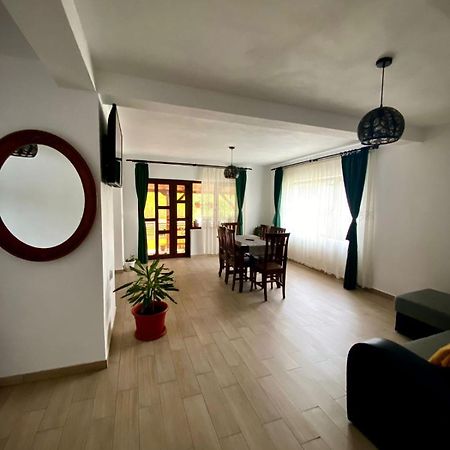Casa Alex Hotell Curtea de Argeş Exteriör bild