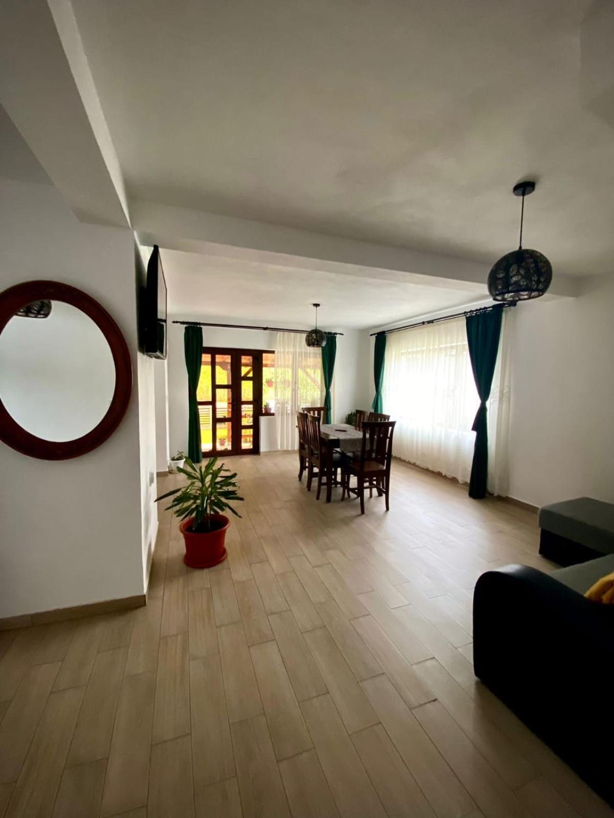Casa Alex Hotell Curtea de Argeş Exteriör bild