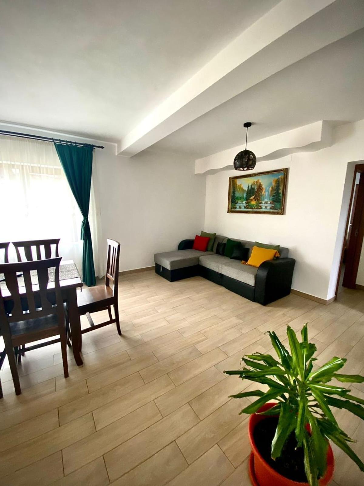 Casa Alex Hotell Curtea de Argeş Exteriör bild