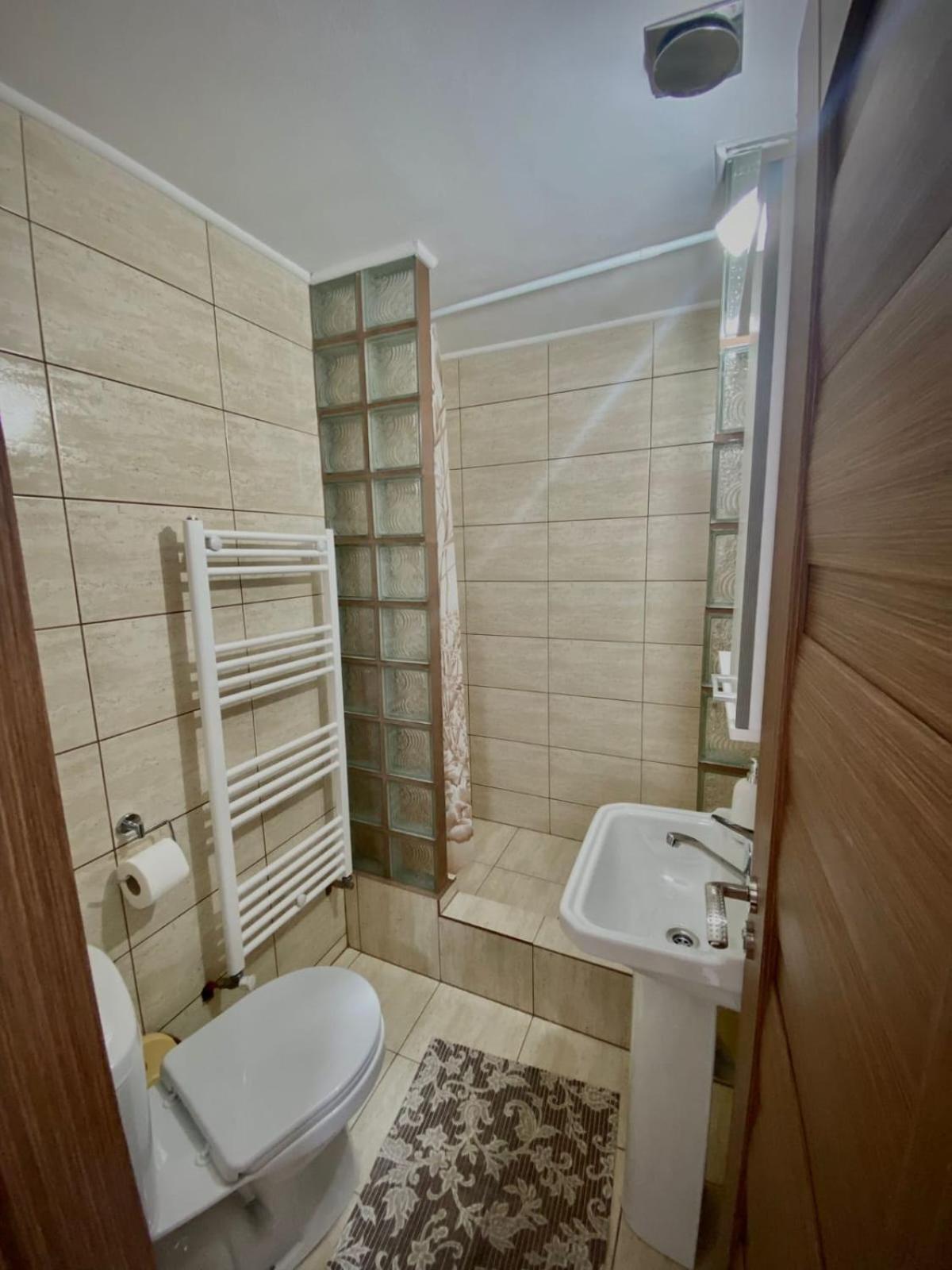 Casa Alex Hotell Curtea de Argeş Exteriör bild