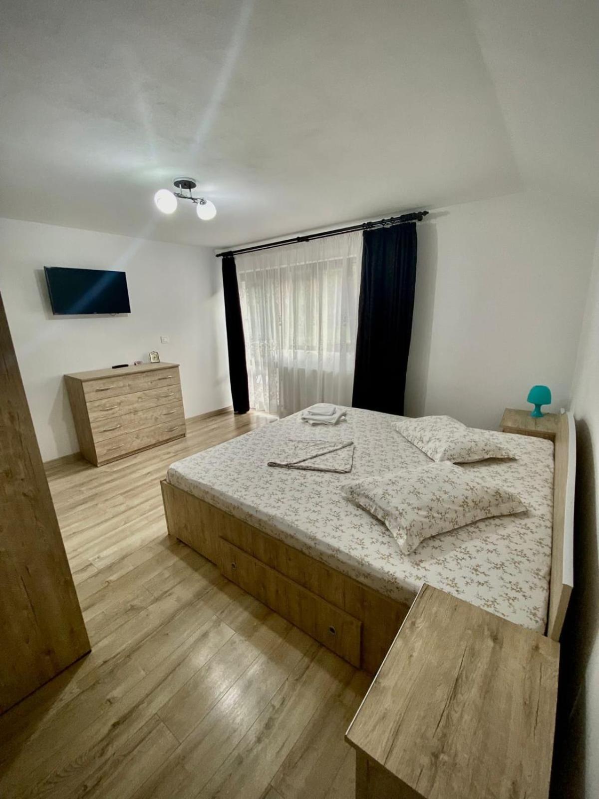 Casa Alex Hotell Curtea de Argeş Exteriör bild