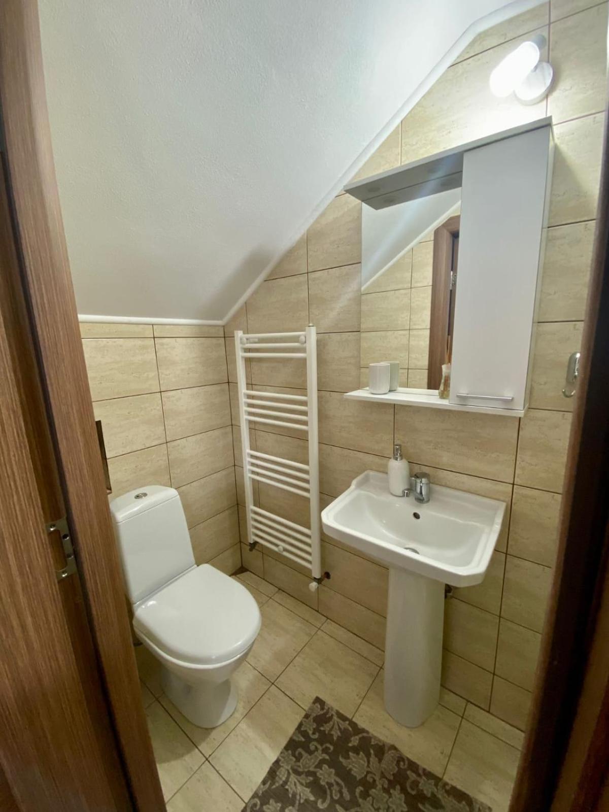 Casa Alex Hotell Curtea de Argeş Exteriör bild