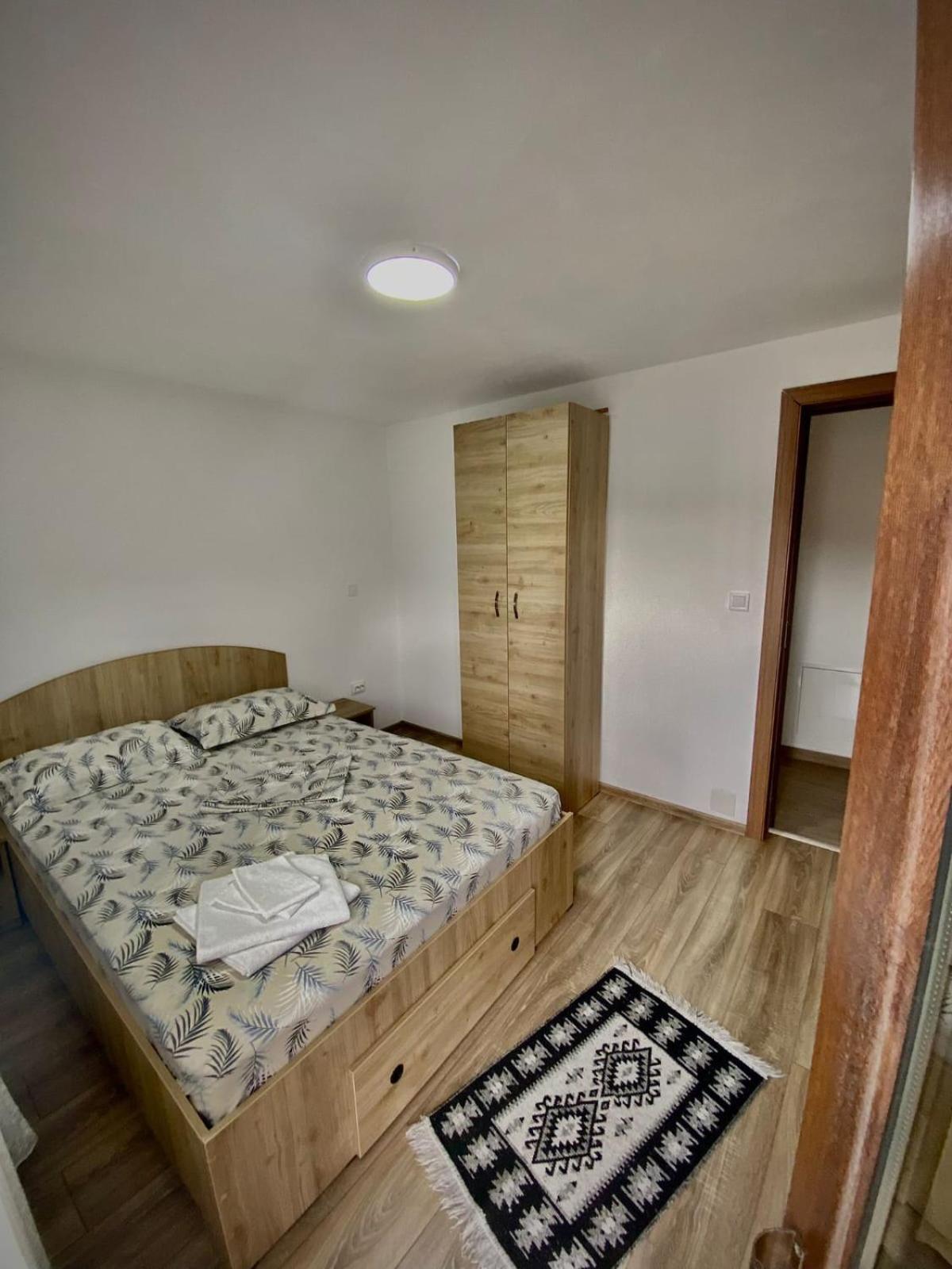 Casa Alex Hotell Curtea de Argeş Exteriör bild