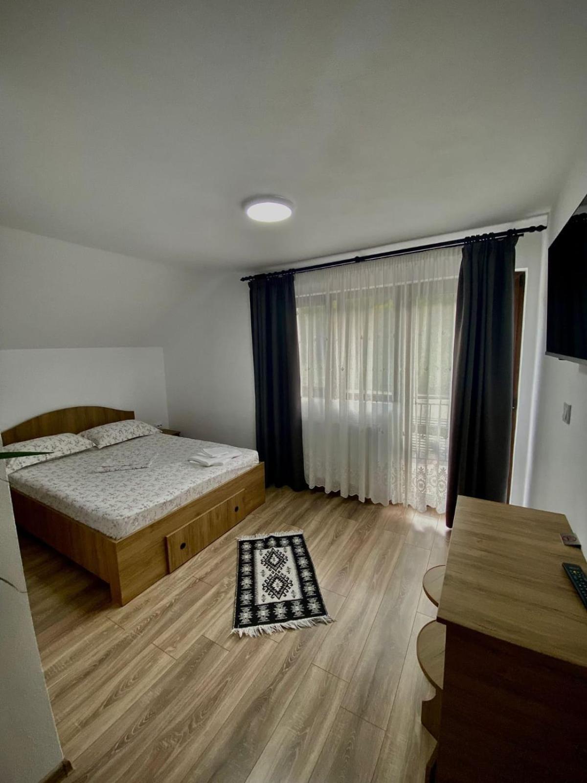 Casa Alex Hotell Curtea de Argeş Exteriör bild